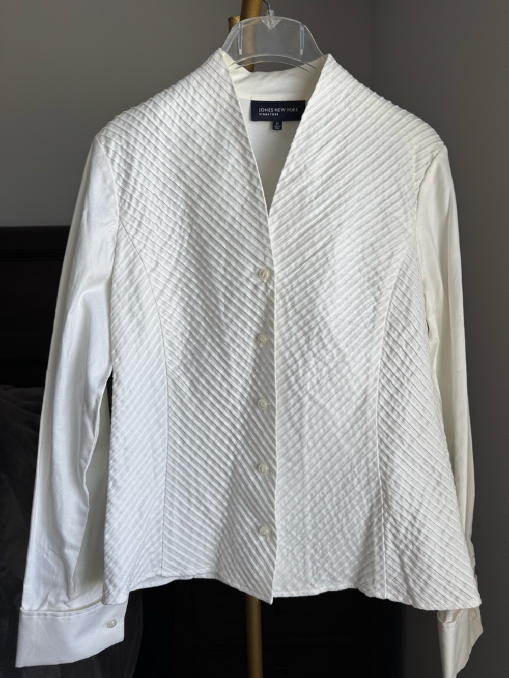 Jones New York Dressy Pleated Pintuck V-Neck Cotton Blouse - Medium